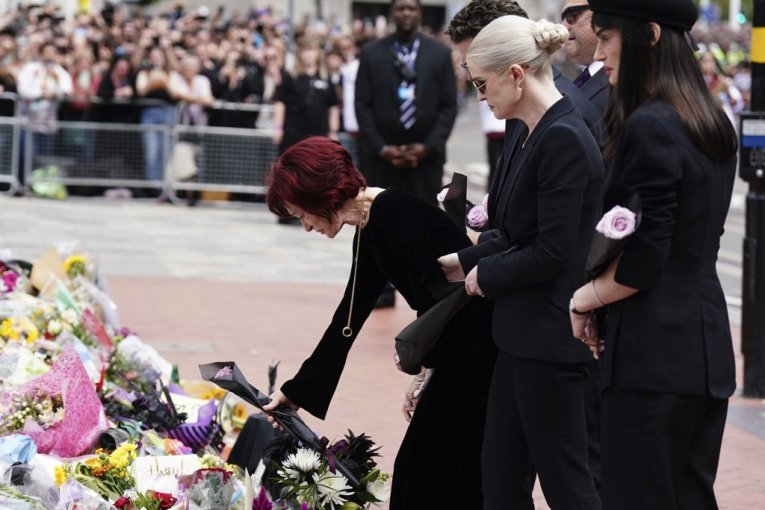 Sahrana Ozija Ozborna, porodica neutešna