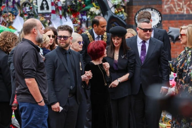 ŠOK! Na sahrani Ozija Ozborna se pojavia osoba koju niko nije očekivao!