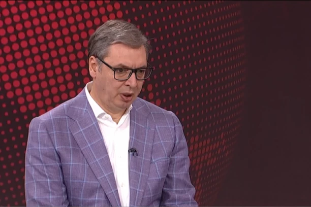 "NIJE PROBLEM ŠTO SE UZVIKUJE ALAHU AKBER, ALI JESTE KAD SE NAMERNO PSUJE HRIST I MAJKA SRPSKA"! Vučić najavio odlazak u Novi Pazar: "MOGU DA ME GAĐAJU I KAMENICIMA I JAJIMA"!