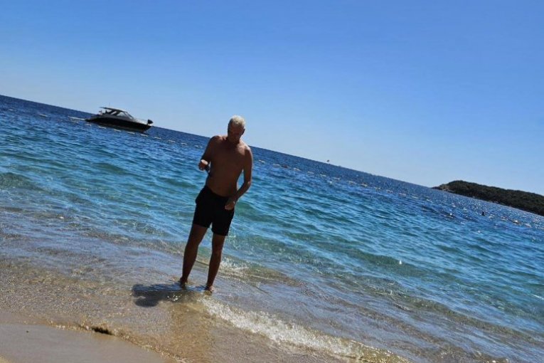 Milan Milošević paparaco