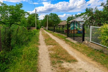 VLADA DAJE 70.000 EVRA SVIMA KOJI HOĆE DA ŽIVE NA SELU: Evo koji su uslovi i ko sve može da se prijavi