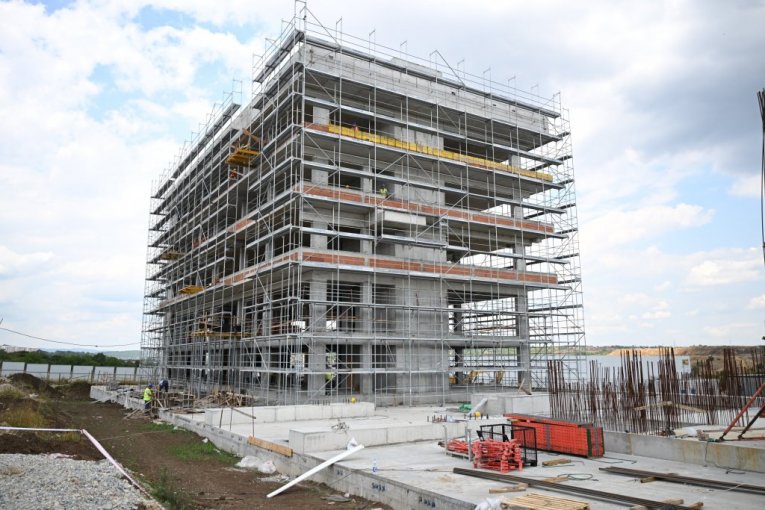 Radovi teku po planu