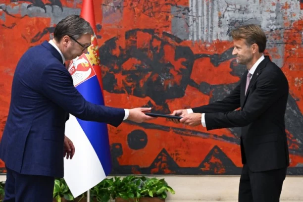 VUČIĆ SE SASTAO SA ANDREASOM FON BEKERATOM! Predsednik poslao JEDNU JASNU PORUKU švedskom diplomati