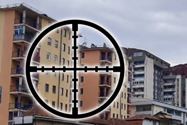 UBISTVO U ZVORNIKU! Muškarac pogođen snajperom sa dva metka na balkonu! PROFESIONALNA LIKVIDACIJA BEZ TRAGOVA I SVEDOKA!