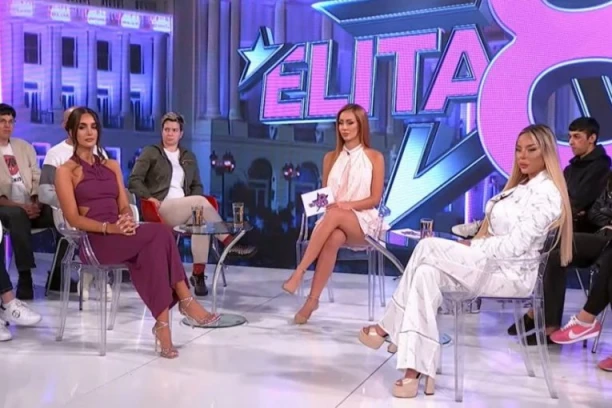 ŽESTOKO OD SAMOG POČETKA! Gledateljka bez DLAKE na jeziku oplela po Anđeli i Sofiji! (VIDEO)