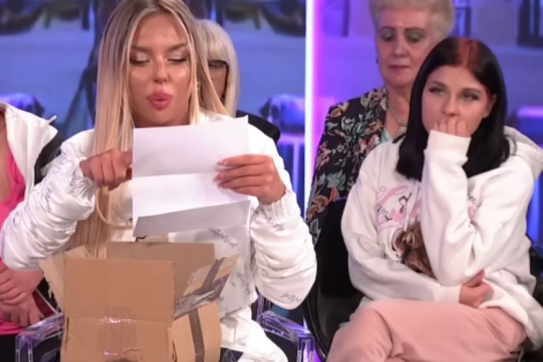 Sofija Janićijević dobila poklone iz Tetova