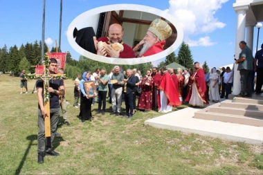 "AKO SE NE POKAJETE, SVI ĆETE IZGINUTI": Na veličanstvenom Ilindanskom sabranju, vladika mileševski Atanasije podsetio je na reči Gospodnje