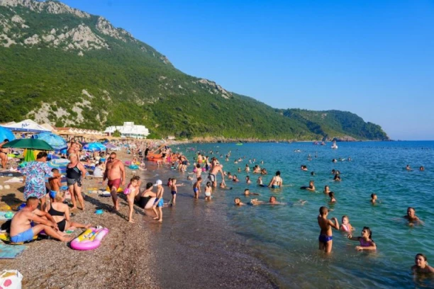 HOROR! Prišao devojčici na plaži da je poljubi: Osuđen na zatvorsku kaznu za seksualno uznemiravanje!