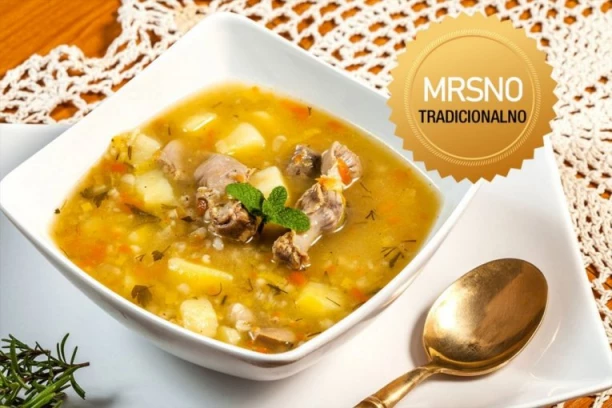 ZABORAVLJENI MIRISI NEDELJNE TRPEZE: Recept iz stare sveske naših baka - domaća srpska čorba koja spaja porodicu