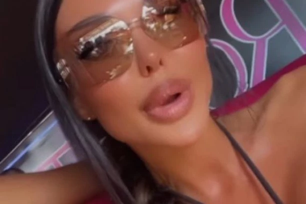 UHAAA... MAJA PONOVO UHVAĆENA SA OŽENJENIM MUŠKARCEM! Reč je o OVOM POZNATOM frajeru! (VIDEO)