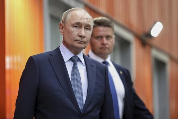 DA LI NJEGA UOPŠTE INTERESUJE SUSRET SA TRAMPOM? Pogledajte šta radi Putin pred sastanak godine (VIDEO)