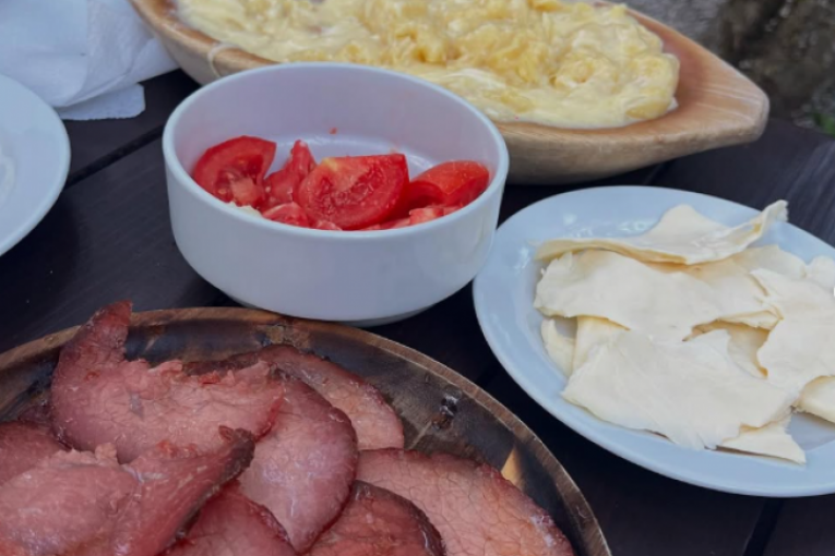 Anđela Đuričić i Gastoz instagram Crna Gora