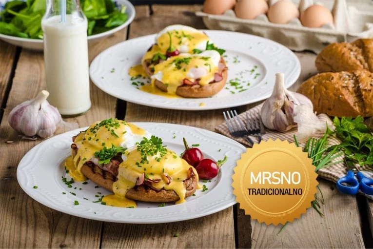 RECEPT SA DUŠOM IZ VREMENA KADA SE HLEB NIJE BACAO: Bake su znale tajnu – evo kako da od bajatog hleba napravite doručak koji se pamti