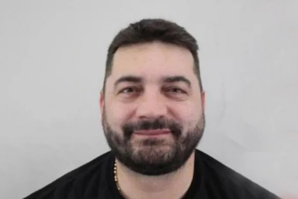 SUD U ČEŠKOJ GREŠKOM PUSTIO KRIMINALCA IZ SRBIJE! Mesecima za njim traga - OPASAN JE I NAORUŽAN! (FOTO)