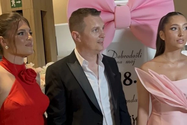 ZAVIRITE NA PUNOLETSTVO ĆERKE SREĆKA KREČARA! Pozntati se sjatili na veliko slavlje, PEVAČ ZBOG OVOGA ZAVRŠIO U SUZAMA! (VIDEO, GALERIJA)