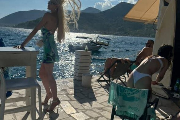 Deniz Dejm Denise Dame paparaco Crna Gora