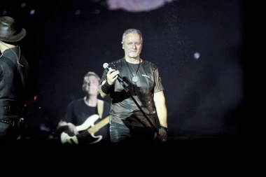 SKANDAL U HRVATSKOJ! Voditeljka kažnjena zbog Tompsona!