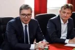 DARE, DRŽI SE, NEMA PREDAJE! Hitno oglašavanje predsednika Aleksandra Vučića iz Urgentnog centra!