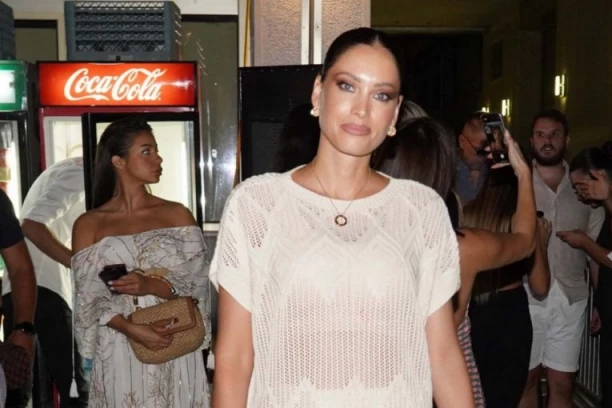 MIRKA VASILJEVIĆ PONOVO ZAINTRIGIRALA JAVNOST! Glumica otišla u teretanu, a sa sobom ponela čitavo bogatstvo!