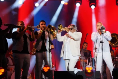 Tri dana trube, domaćih specijaliteta i veselja bez kraja: NAJVEĆA BALKANSKA KAFANA OTVARA SVOJA VRATA – Guča Festival od 8. do 10. avgusta