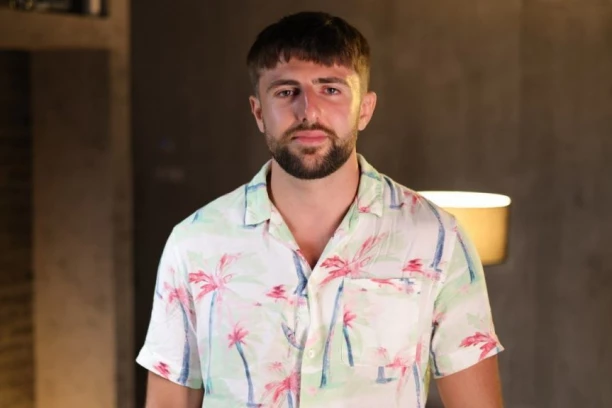 "DEVITO JE NAJVEĆI BIZNISMEN": Reper Grca ISKRENO o estradi, za Emom Radujko bi izgubio glavu - NIŠTA MI NE BI FALILO DA PROVEDEM NOĆ S NJOM! (VIDEO)