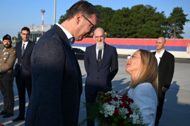PREMIJERKA ITALIJE U SRBIJI! Vučić dočekao Đorđu Meloni: "Ova poseta je poruka poverenja i zajedničke vizije" (FOTO)
