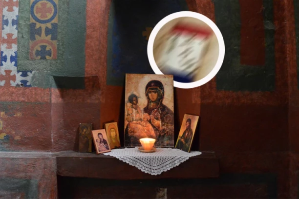SKINULI IKONU U CRKVI PA PRONAŠLI NEŠTO NEVEROVATNO IZA NJE: Tajna bila skrivena skoro čitav VEK, vernici oduševljeni (VIDEO)