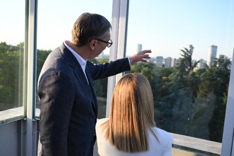 OGLASIO SE VUČIĆ NAKON RAZGOVORA SA MELONI Srbija i Italija stoje rame uz rame na putu razvoja i stabilnosti celog regiona! (FOTO)