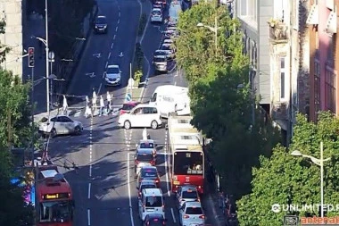 POČEO JUTARNJI ŠPIC U BEOGRADU: Evo gde su najveće gužve i kakvo je stanje sa gradskim prevozom, završeni radovi u Drajzerovoj