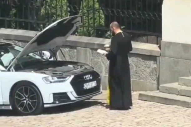 KO AKO NE BUGARI?! Smehotresna scena iz srca Sofije - SVETA VODICA rešava ono što mehaničar ne može! (VIDEO)