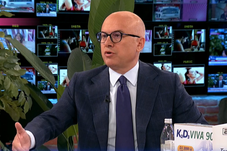 "OD JUČE ZNAM DA SU NELJUDI! PRIŽELJKUJU SMRT ČOVEKA KOJI SE BORI ZA ŽIVOT" Vučević o Darku Glišiću: Sad kreće oporavak!