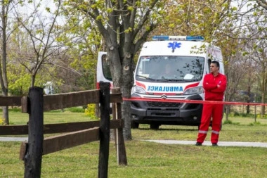 MALOLETNIK (16) IZBODEN U PARKU NA VOŽDOVCU! Sa ranama se javio u bolnicu: Ovo je stanje tinejdžera!