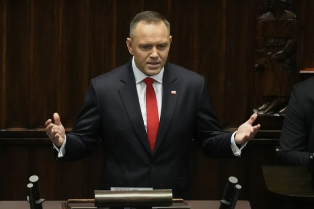 NOVA TRKA U NAORUŽANJU? Poljski predsednik traži razvoj NUKLEARNOG PROGRAMA!