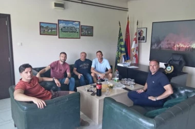 SPORTISSIMO EKSKLUZIVA: Slike koje daju nadu - Nemanja Matić sa dresom nekadašnjeg superligaša!