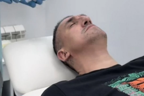 IZBODENO LICE KRISTIJANA GOLUBOVIĆA! Položili ga na bolnički KREVET, ne pušta Kristininu ruku: "Neću da UMREM valjda..." (FOTO, VIDEO)