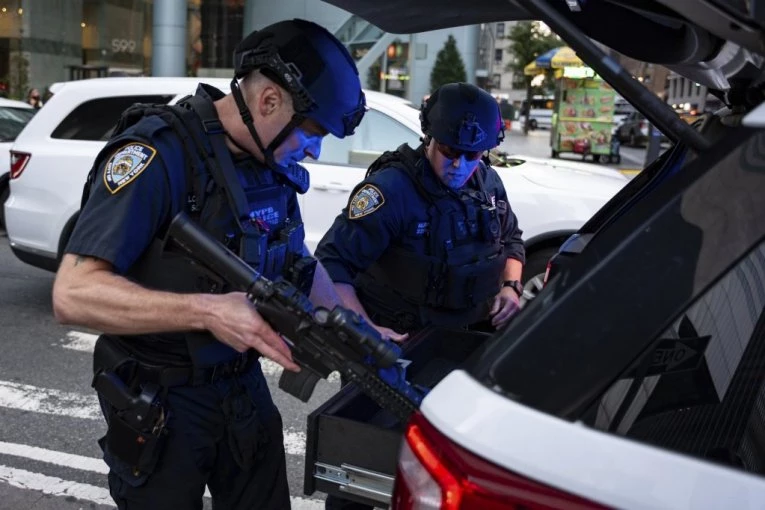 PAO PRLJAVI POLICAJAC! Slagao da je ranjen na auto-putu, ovakvu kaznu NI U SNU NIJE OČEKIVAO