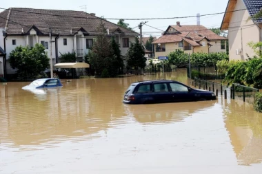 U VRANJU PROGLAŠENA VANREDNA SITUACIJA: Ljudi evakuisani, mostovi blokirani, a padavine se TEK OČEKUJU!