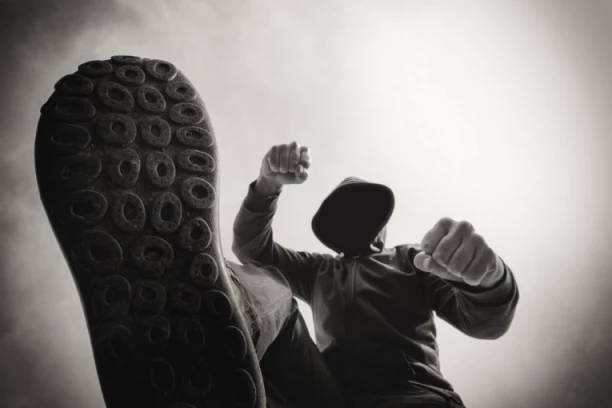 OTKRIVEN MOTIV JEZIVOG NASILJA NA VOŽDOVCU! Otac mu rekao OVO, sin pobesneo i pretukao ga!