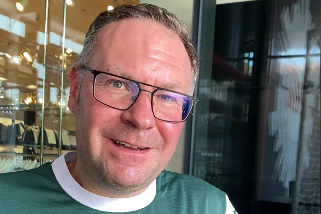 SRELI SMO ŠKOTA U BEOGRADU, JEO JE BUREK I POSLAO PORUKU GROBARIMA: Budite dobri prema nama, dolazimo da uživamo u pivu (VIDEO)