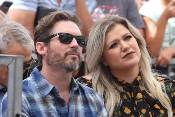 UMRO BIVŠI MUŽ ČUVENE PEVAČICE! Porodica objavila saopštenje koje LEDI KRV U ŽILAMA, imao je samo 48 godina (FOTO)