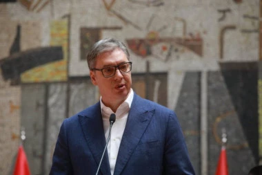 "NIKADA NIJE ZABORAVIO SVOJU SRBIJU" Oglasio se Vučić povodom smrti Dena Tane!