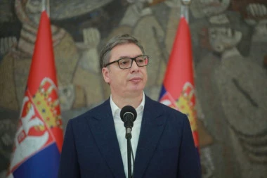 VUČIĆ SUMIRAO NEDELJU IZA NAS: Ponovo se budi ponos i prkos naše najlepše trobojke (VIDEO)