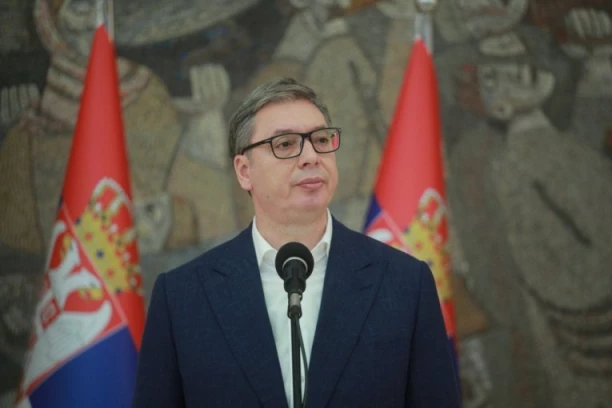 "IZGUBILI SMO 12 HILJADA DIPLOMA NA UNIVERZITETIMA!" Vučić: Nastavnici i profesori nemaju kredibilitet!