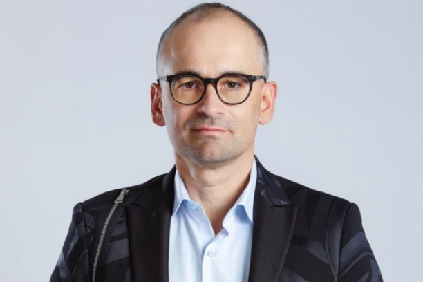 OC JAHORINA NIJE SAMO MEĐU VODEĆIM REGIONALNIM SKI CENTRIMA, VEĆ POSTAJE SVE POŽELJNIJA I LETNJA DESTINACIJA! Stabilno poslovanje, investicije i pametno rukovođenje stvorili čudo!