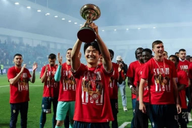 HRVATI PIŠU O REKORDNIM PRODAJAMA ZVEZDE: Crveno-beli zaradili ogromnu sumu novca, sprema se još jedan transfer!