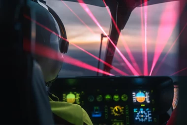 DECA LASERIMA OMETALA HELIKOPTER ZA HITNE SLUČAJEVE! Apel policije: "Roditelji, pripazite"!