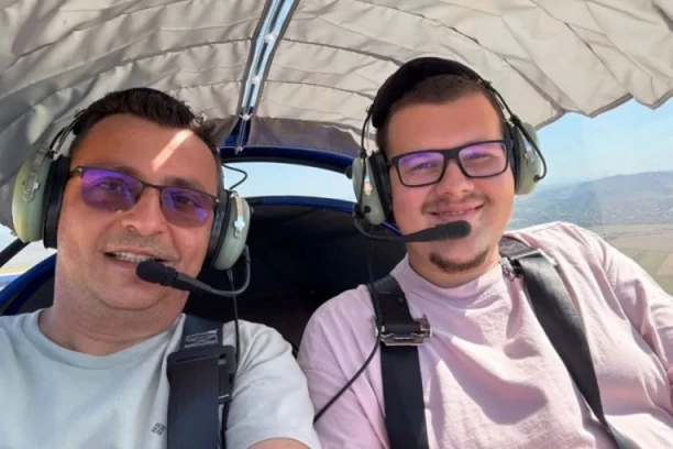 POGINUO PILOT VIZERA! Vlada objavio fotografiju iz aviona sa tinejdžerom, pa odleteo u smrt (FOTO)