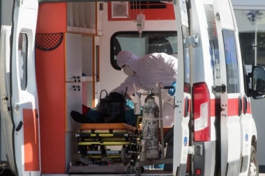 TEŠKA SAOBRAĆAJNA NESREĆA U NOVOM PAZARU! Šest osoba povređeno, svi hitno prevezeni u bolnicu!