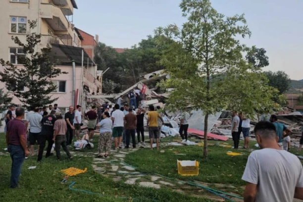 TRESLO SE NA BALKANU! Snažan zemljotres pogodio komšiluk - još uvek se utvrđuje šteta!