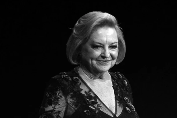 IZGUBILA JE DEKU, OCA I BAKU! Jedina naslednica Dedića SLOMLJENA OD TUGE, njene reči SEKU POPUT ŽILETA!